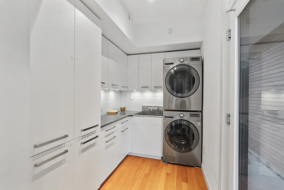 Wander Hillsdale Lakeside