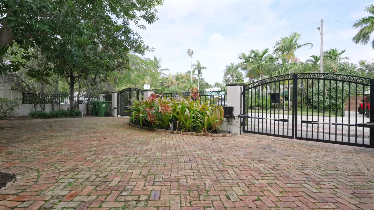 Wander Fort Lauderdale Gardens tour video