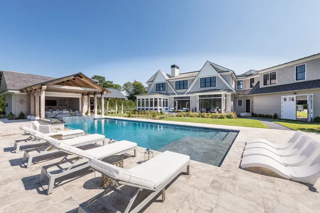 Wander Hampton Vineyard