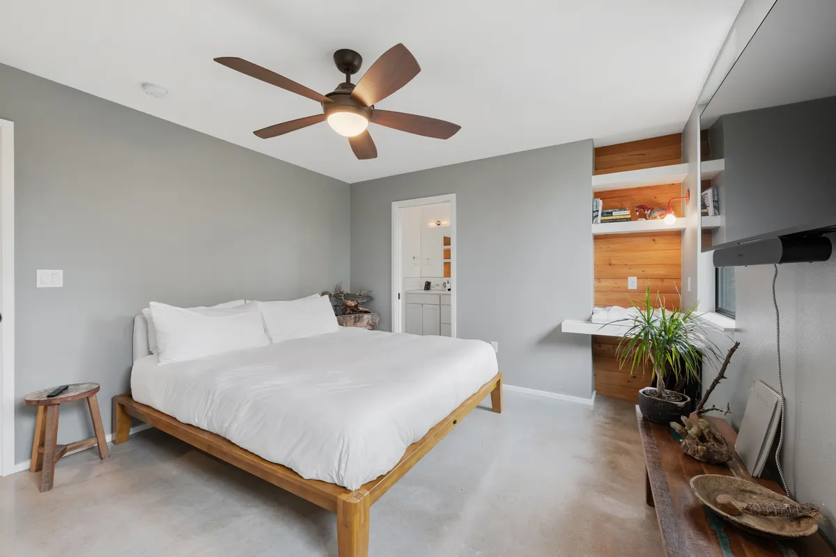 Bedroom 3 image
