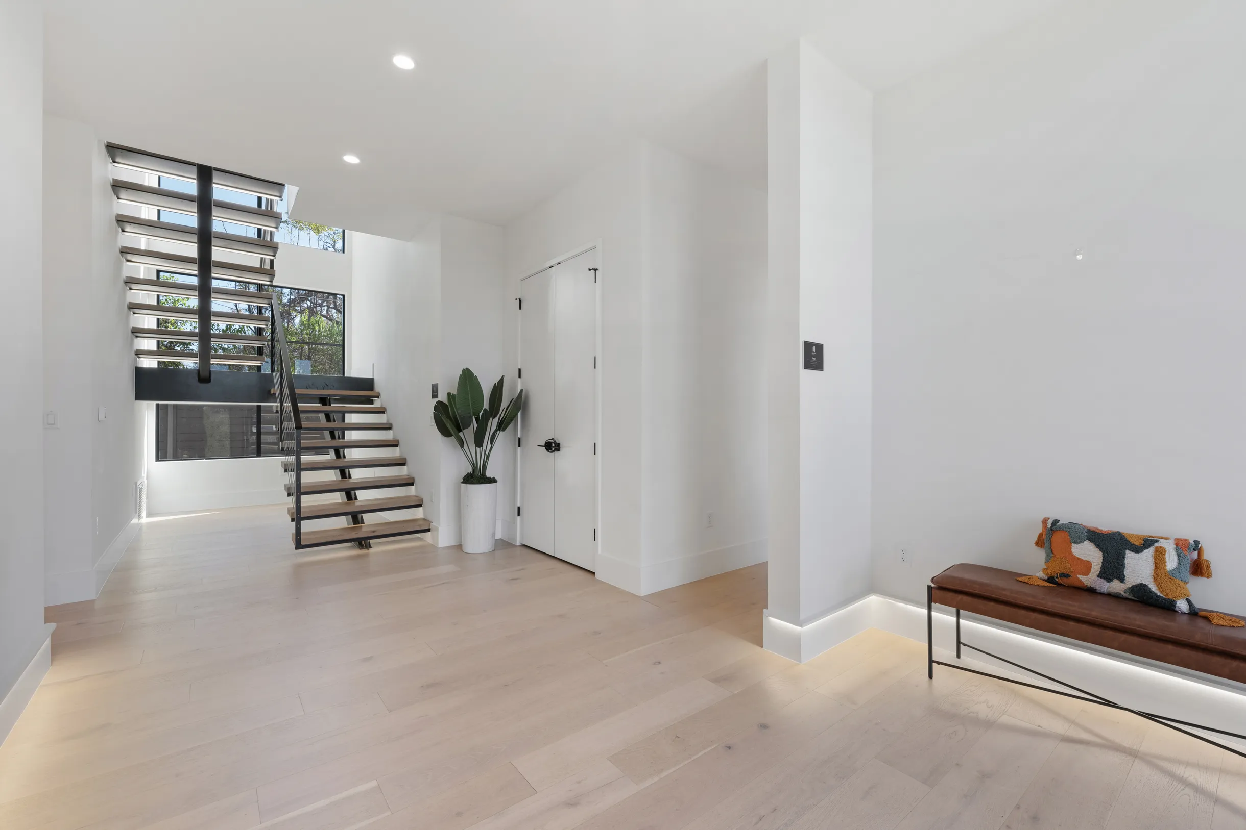 Wander Austin Oakhaven #25