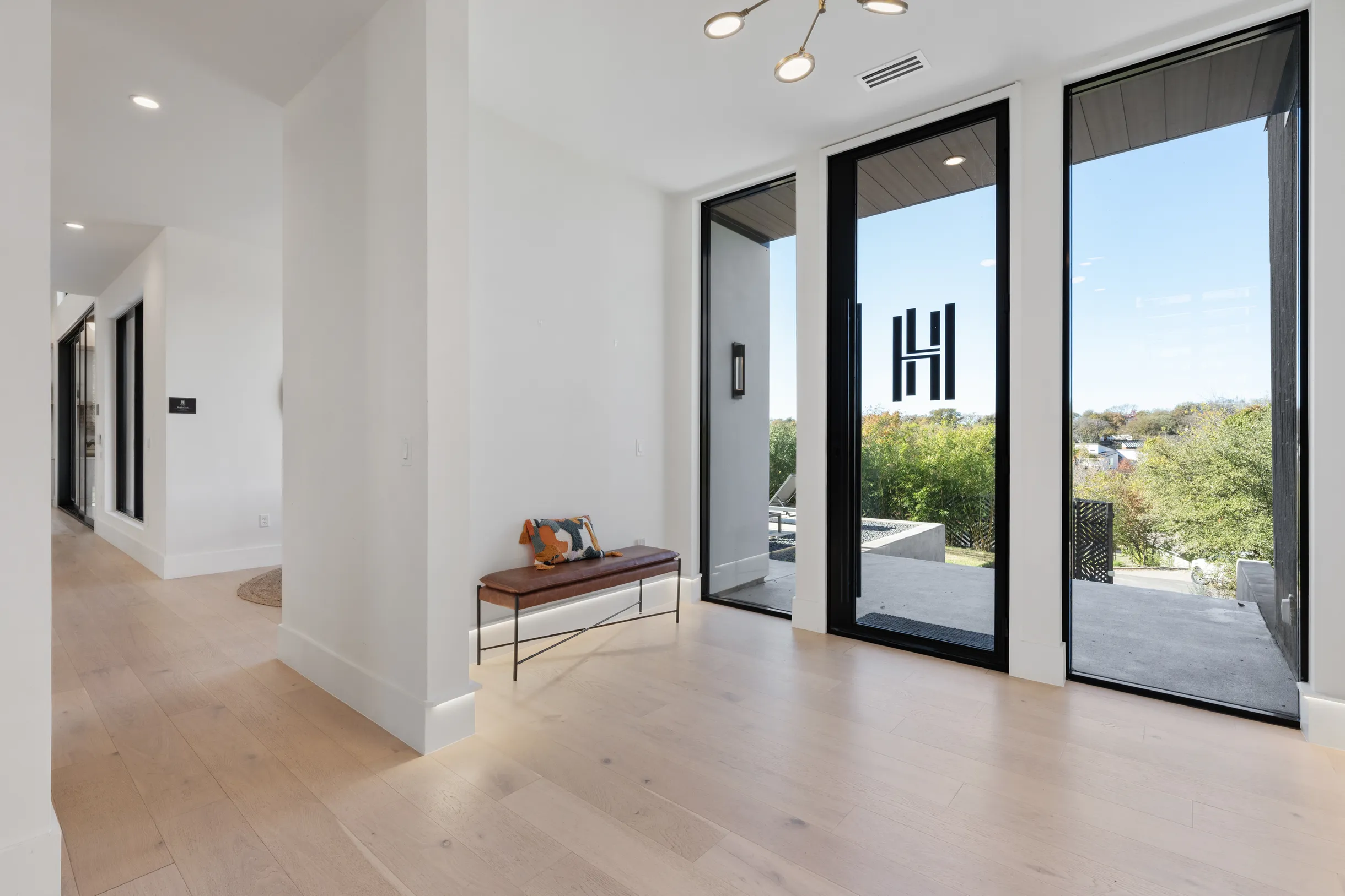 Wander Austin Oakhaven #4