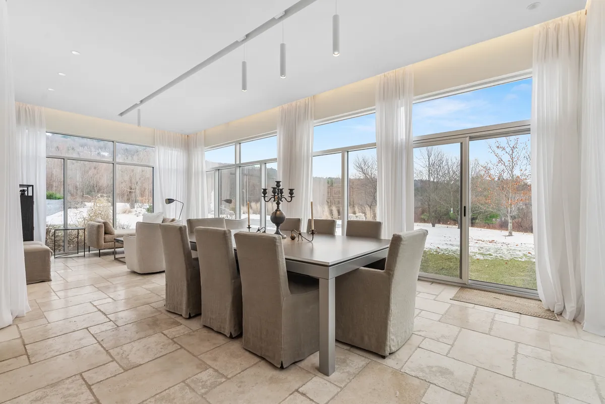 Dining Room - Image 1