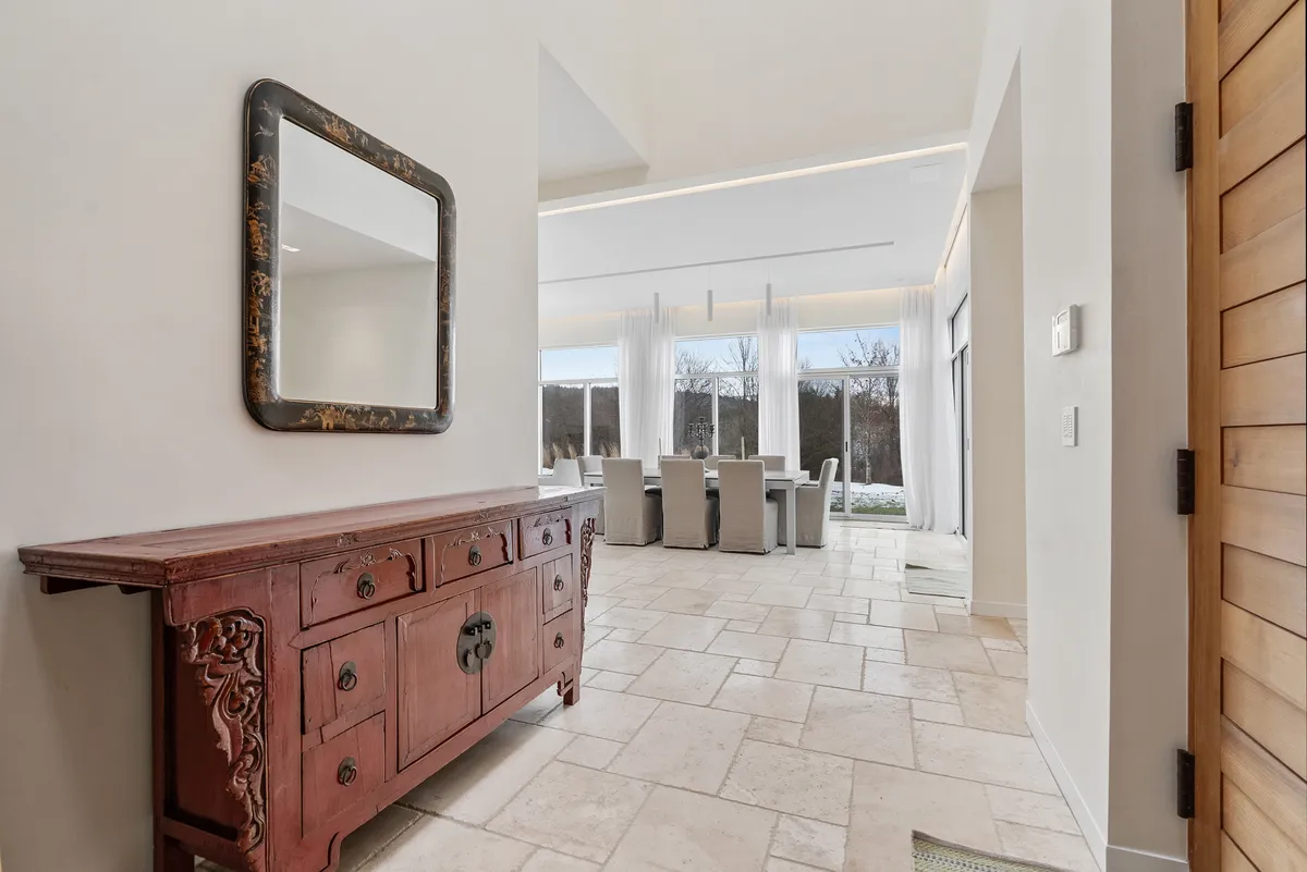 Dining Room - Image 6