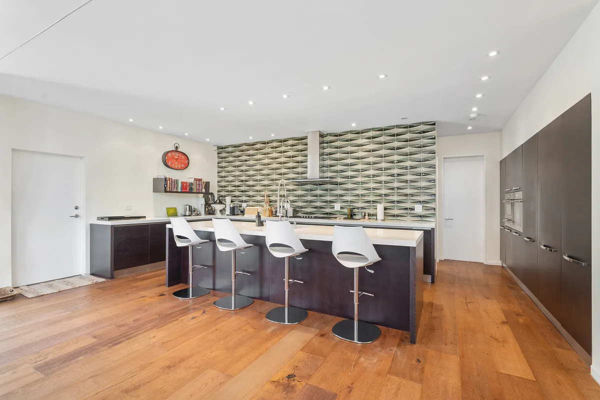 Kitchen - Image 11