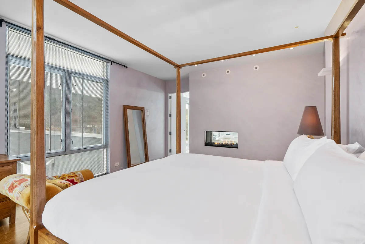 Bedroom 1 - Image 6