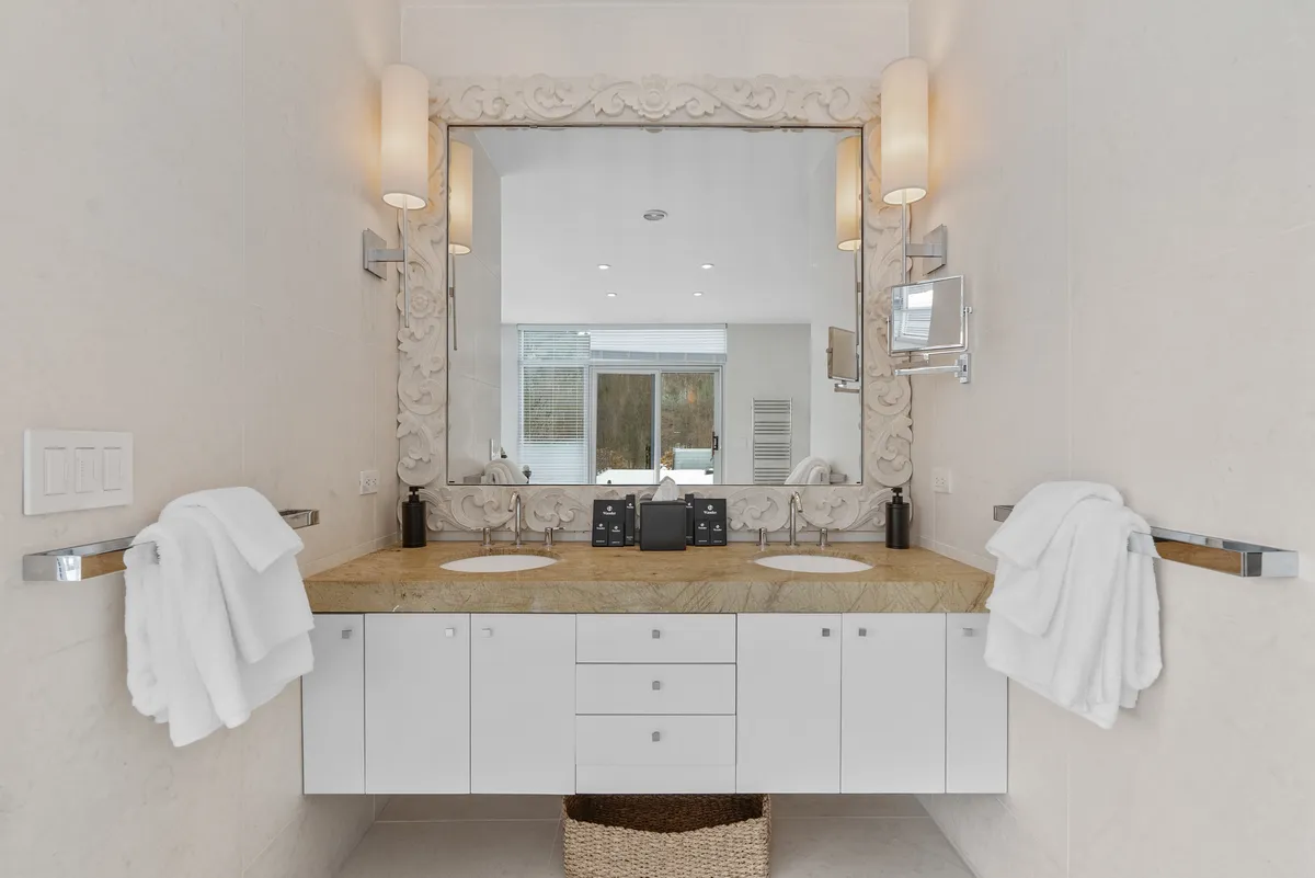 Ensuite Bathroom 1 - Image 6