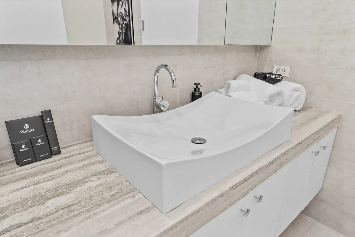 Ensuite Bathroom 2 - Image 2