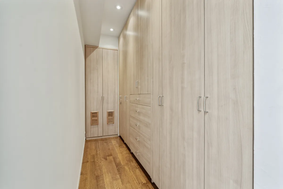 Bedroom 1 - Image 7