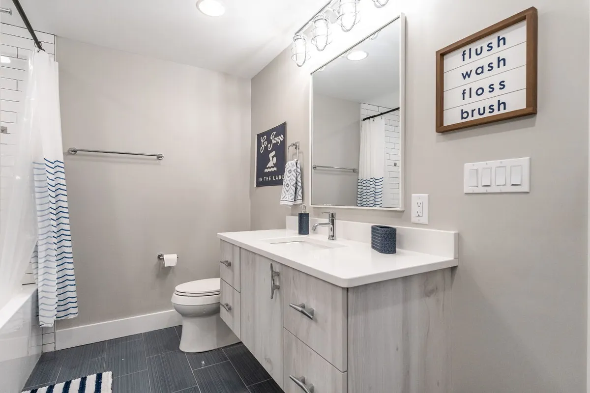 Wander Gaston Lakefront #16