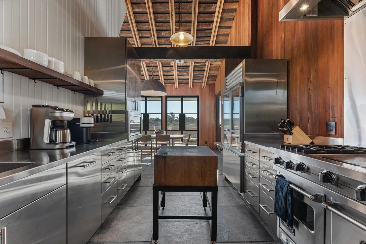 Wander Bodega Shoals