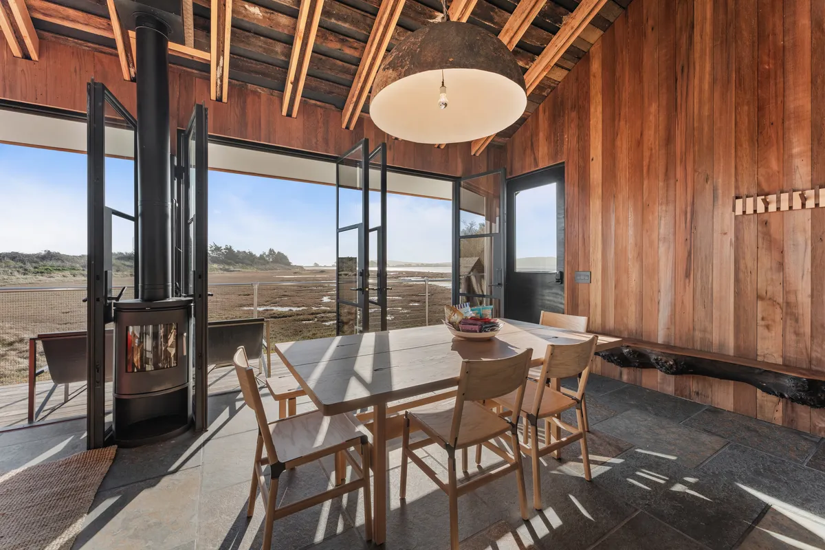 Wander Bodega Shoals