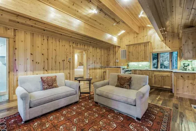 Wander Tahoe Hollow #21