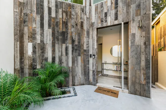 Wander Laurel Canyon