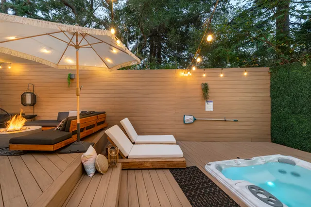 Laurel Canyon property photo 10