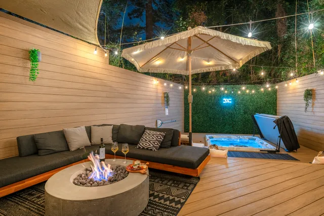 Wander Laurel Canyon