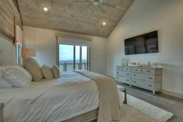 Wander Georgia Bears #24