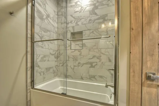 Wander Georgia Bears #28