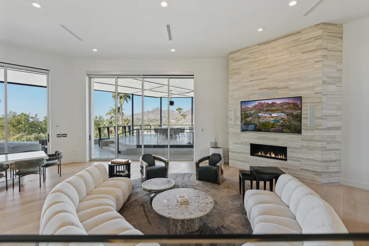 Wander Camelback Canyon