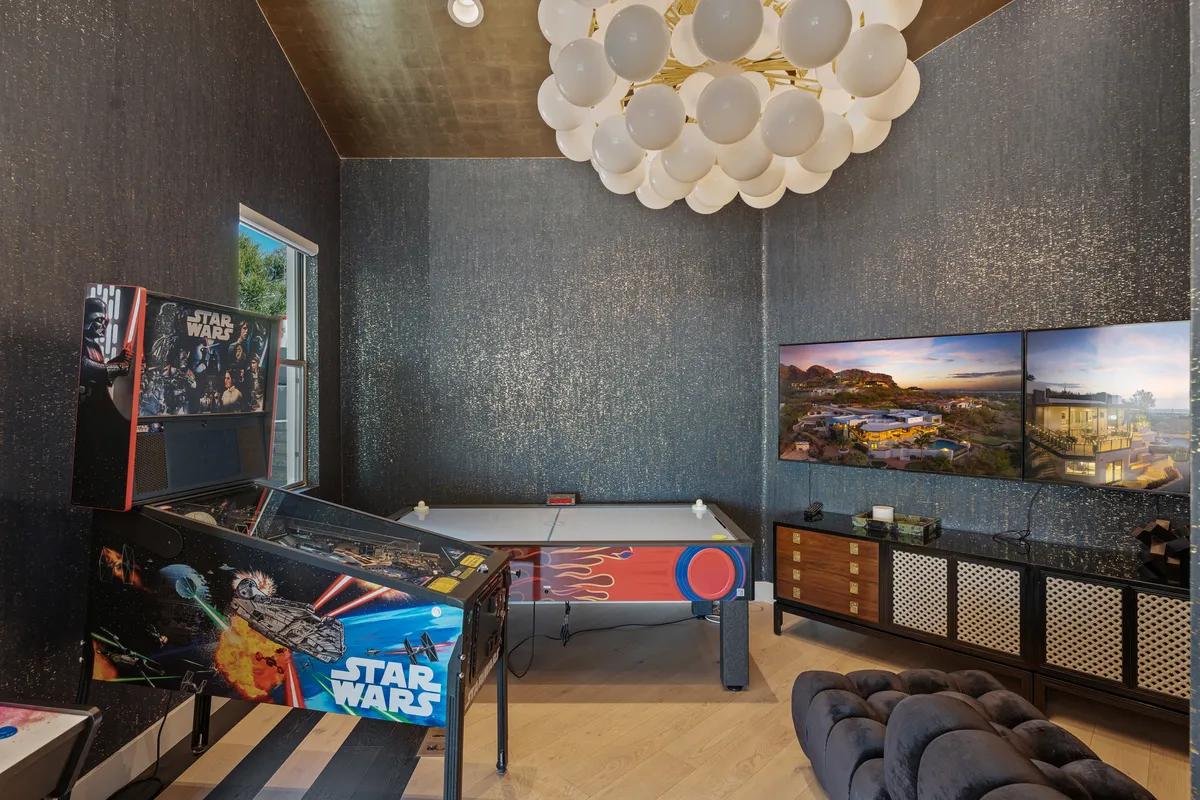 Wander Camelback Canyon