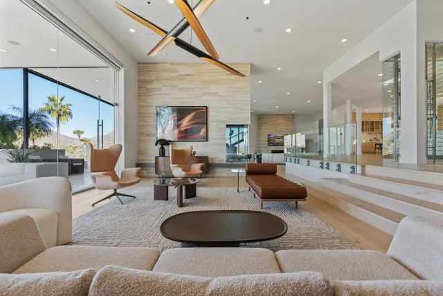 Wander Camelback Canyon