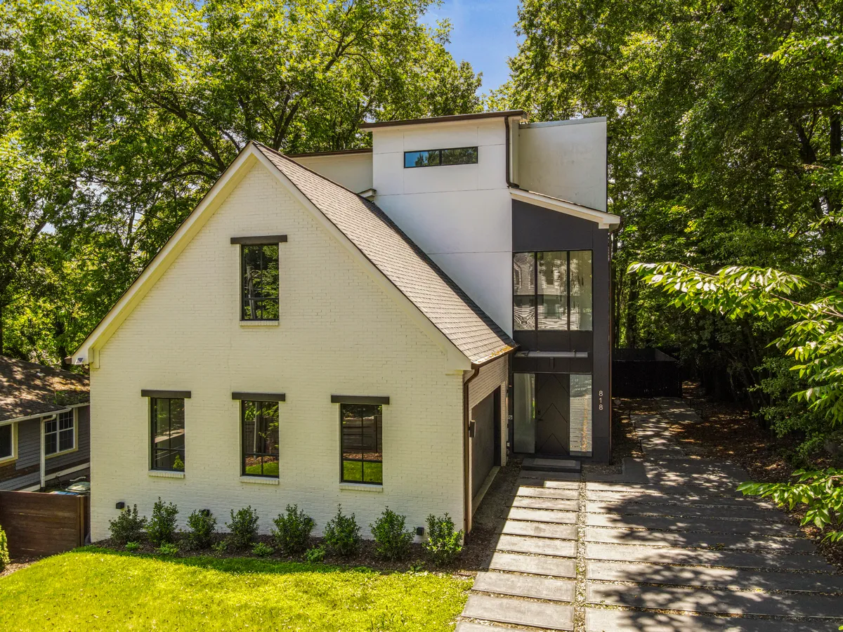 Wander Atlanta Showpiece