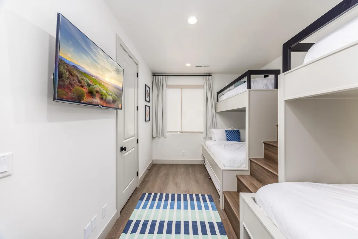 Bunk Bedroom 1 image