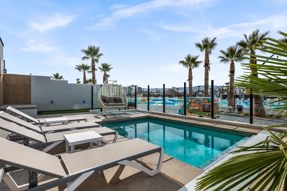 Wander St. George Pearl