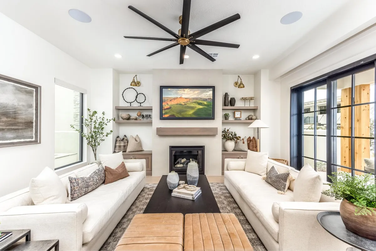 Wander St. George Lotus