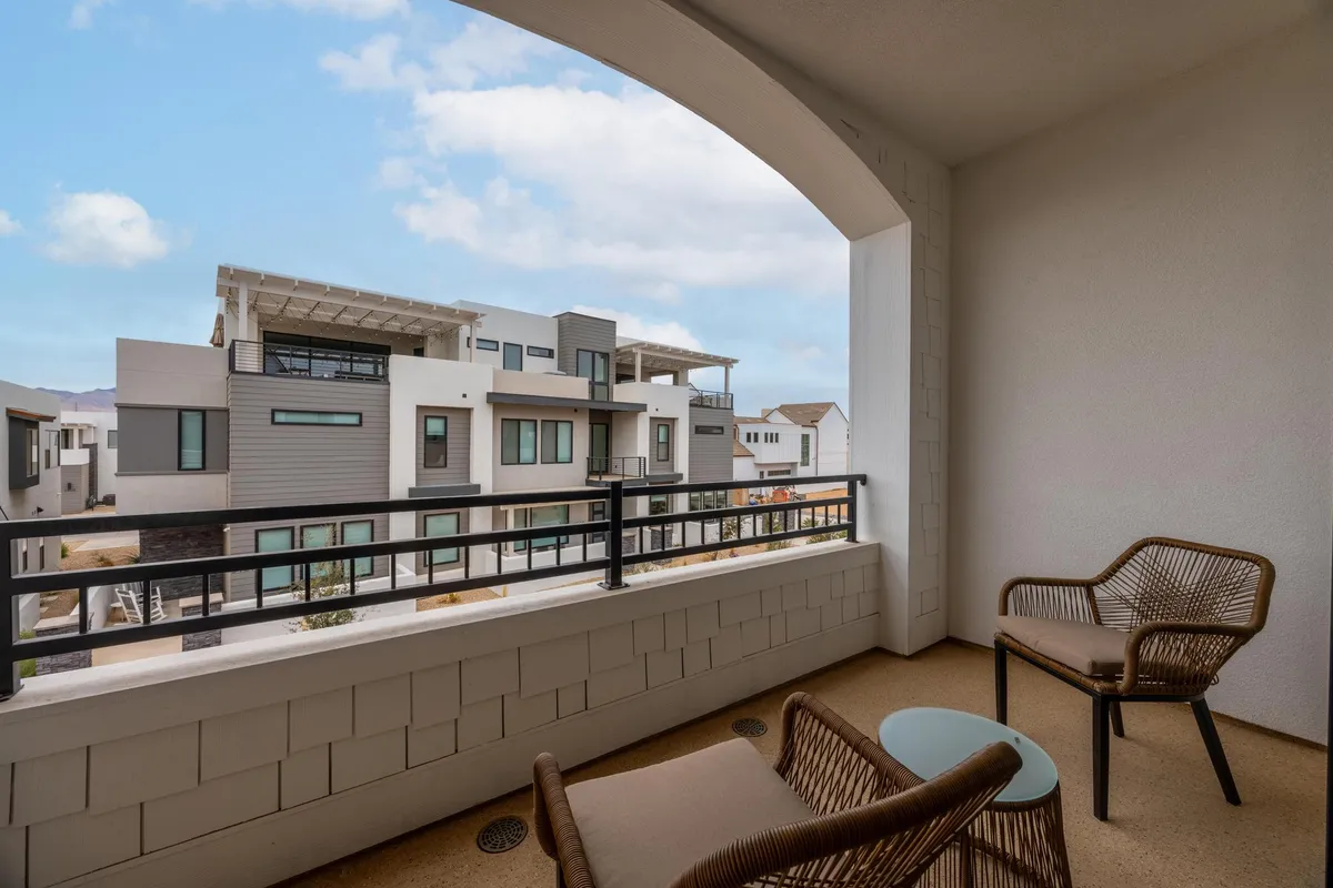 Wander St. George Lotus