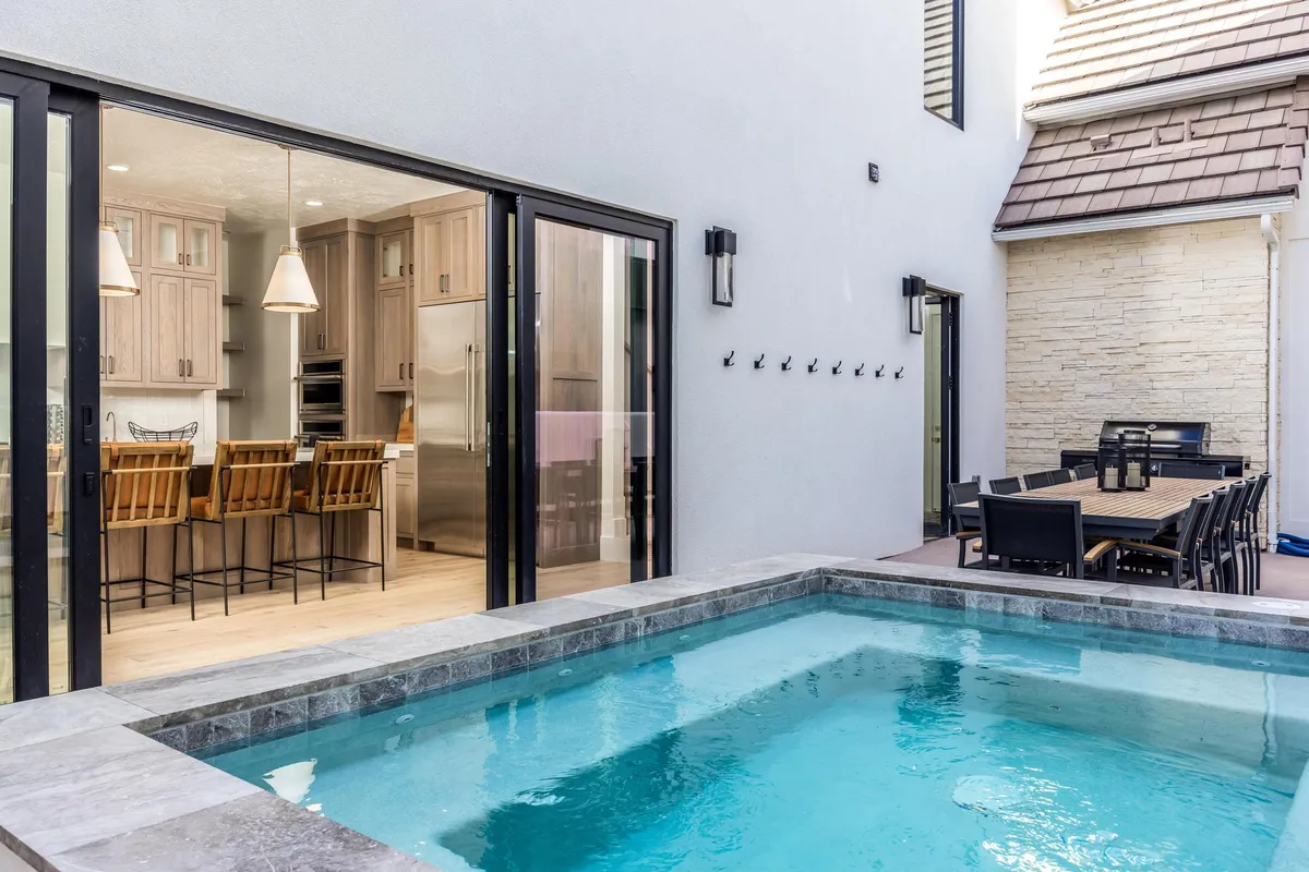 Wander St. George Lotus