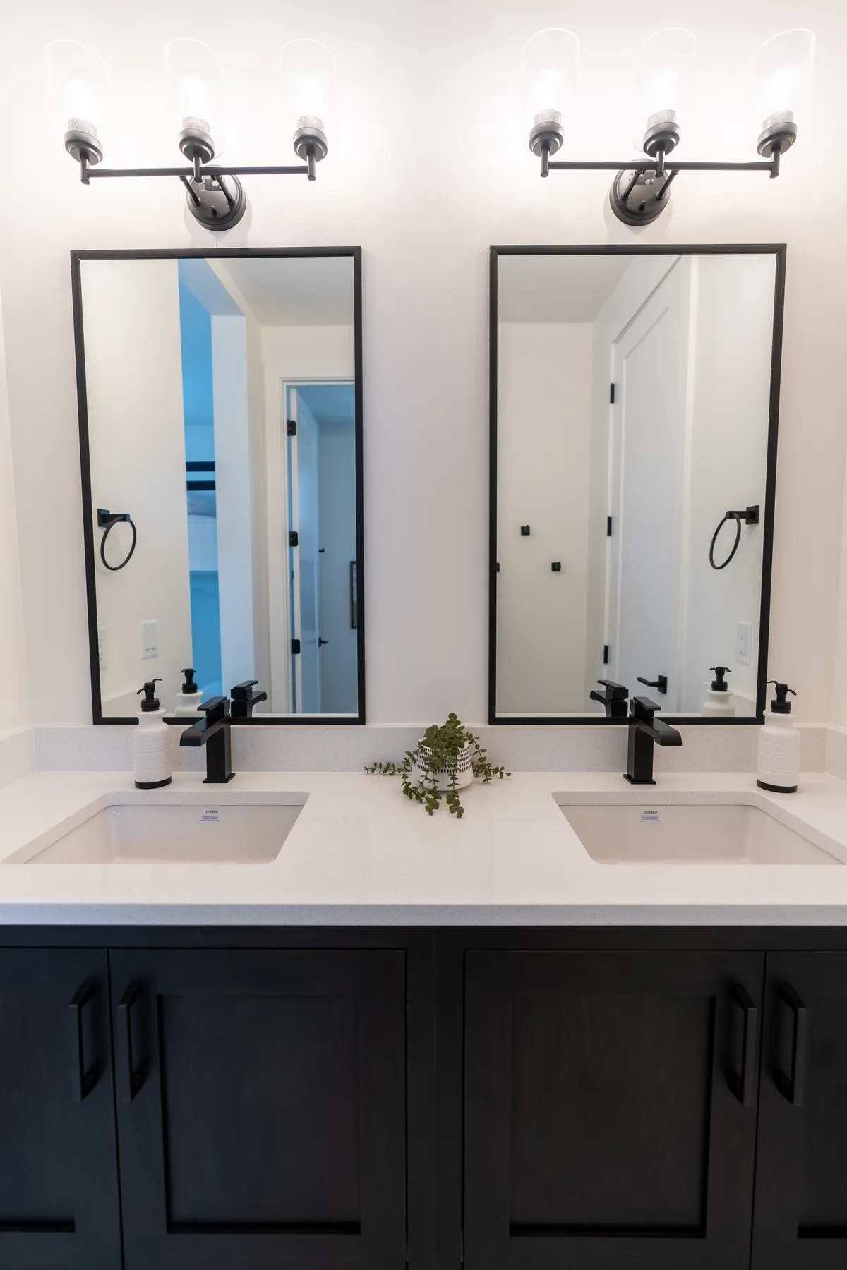 Wander St. George Cyan #5