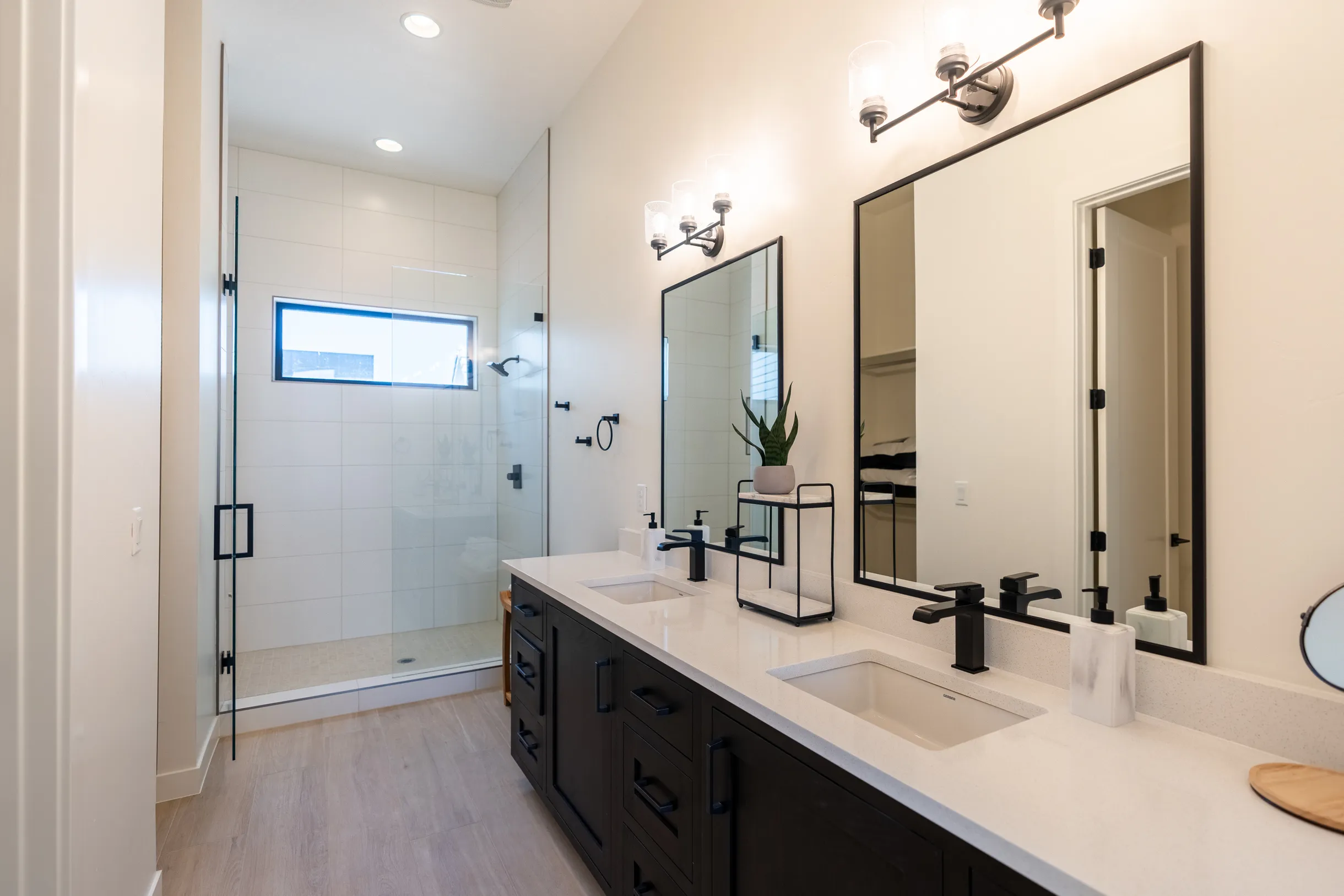 Wander St. George Cyan #7