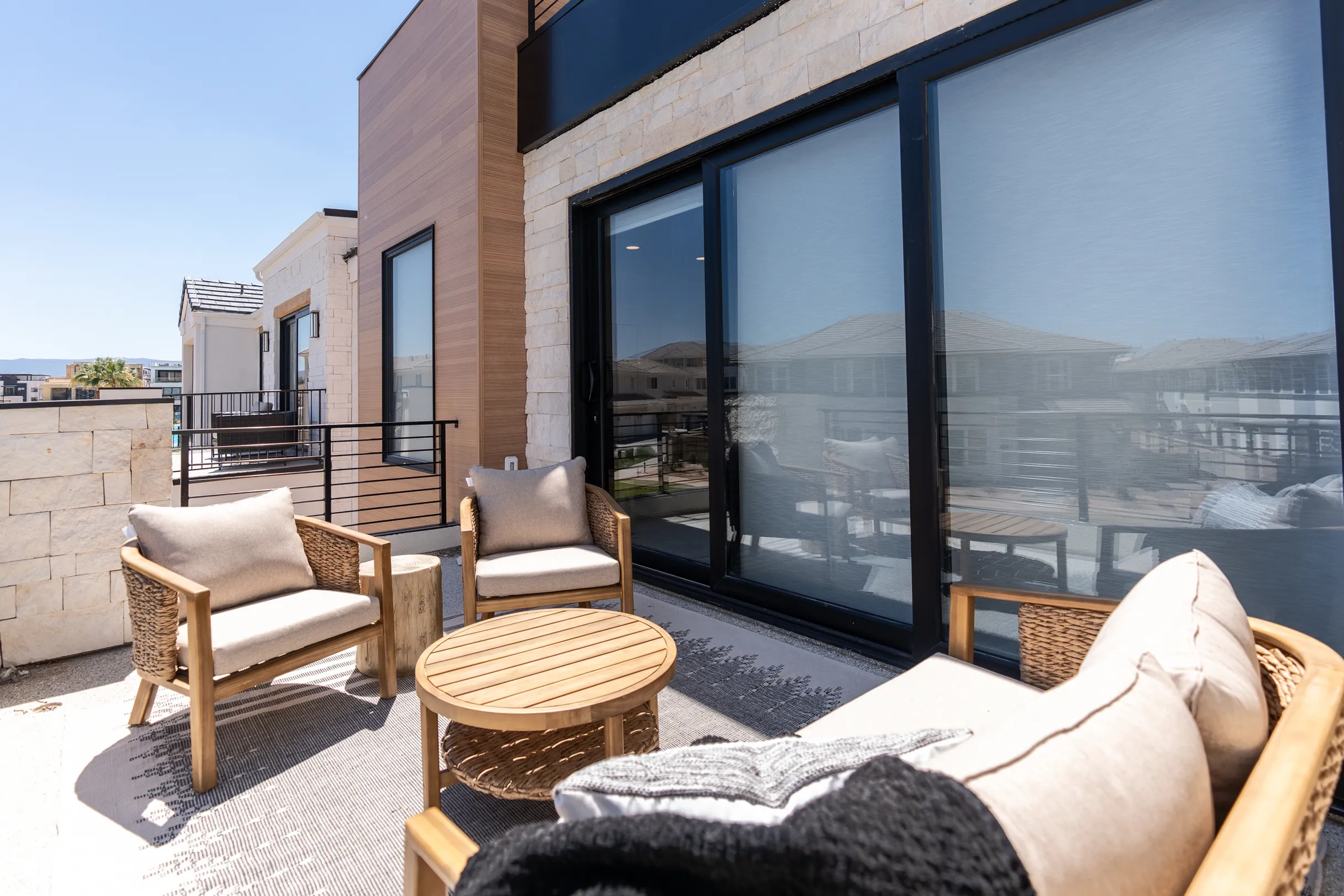 Wander St. George Cyan #33