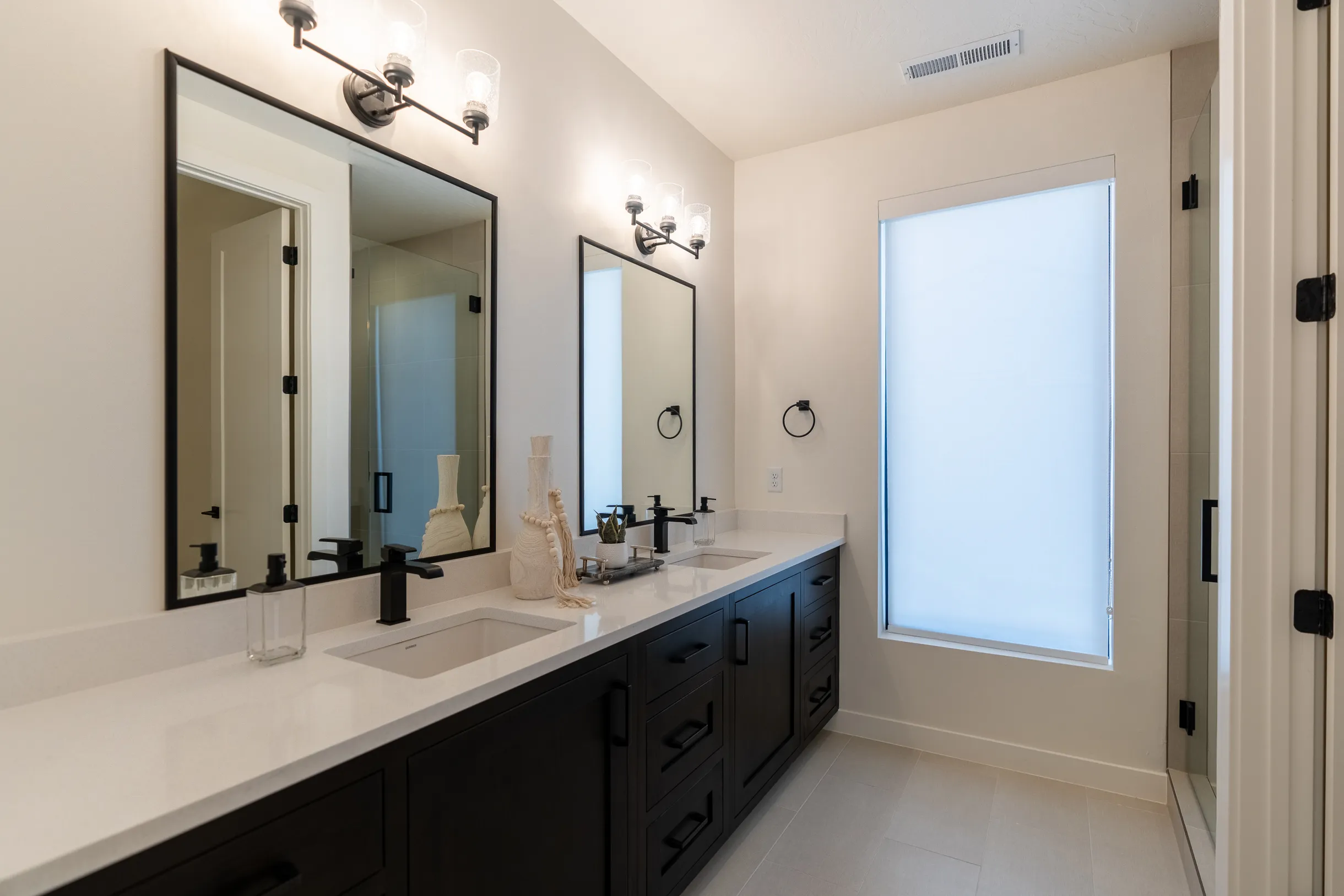 Wander St. George Cyan #11