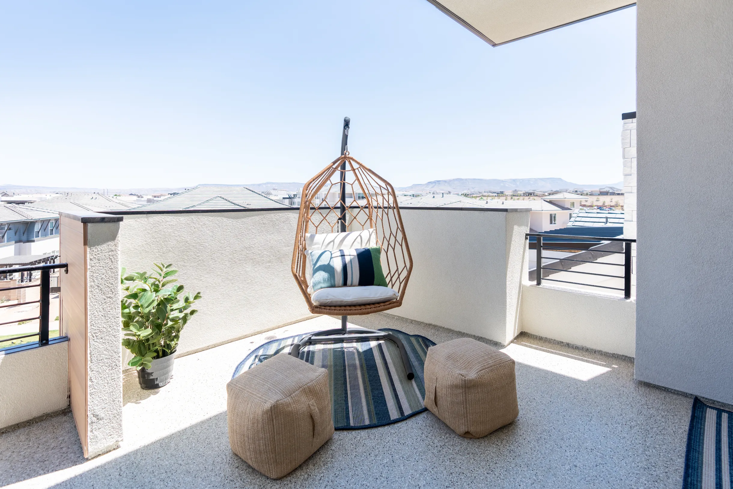 Wander St. George Cyan #12