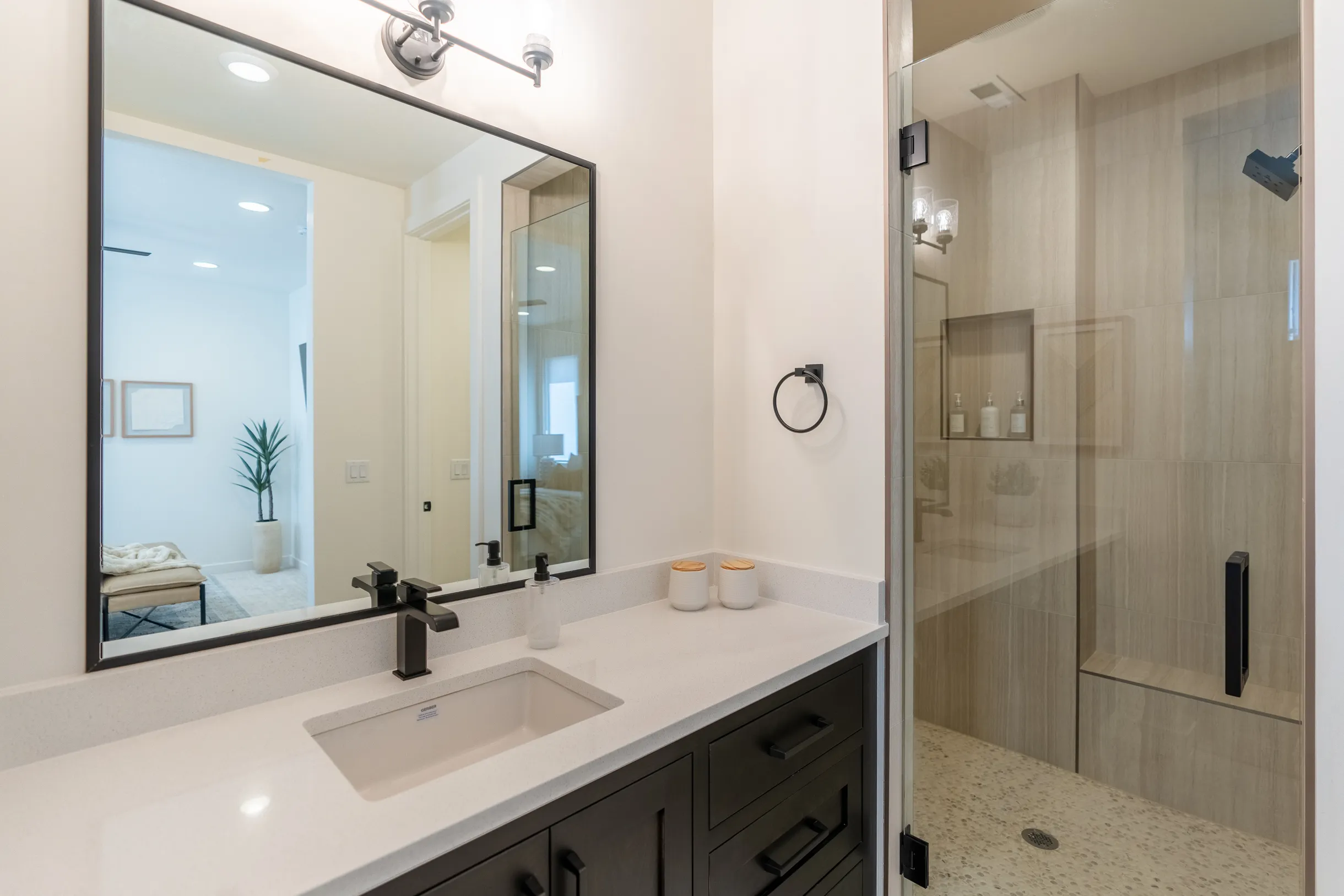 Wander St. George Cyan #20