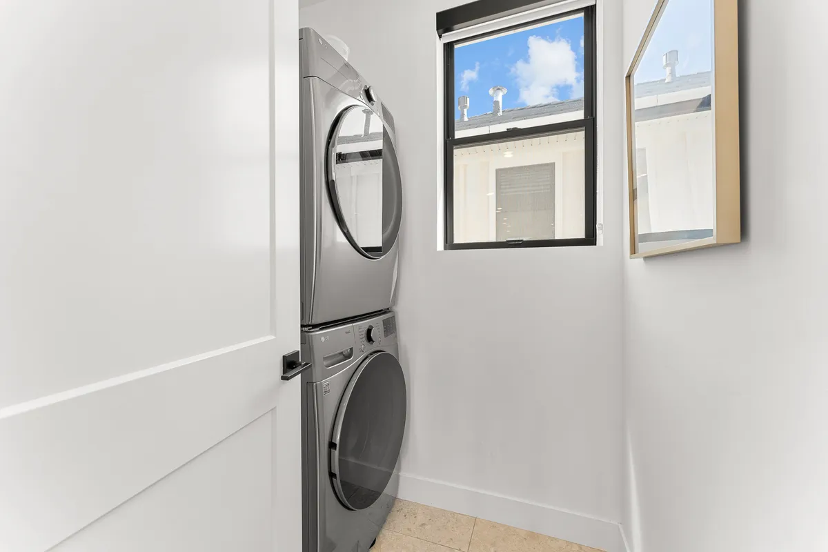 Wander St. George Horizon #13