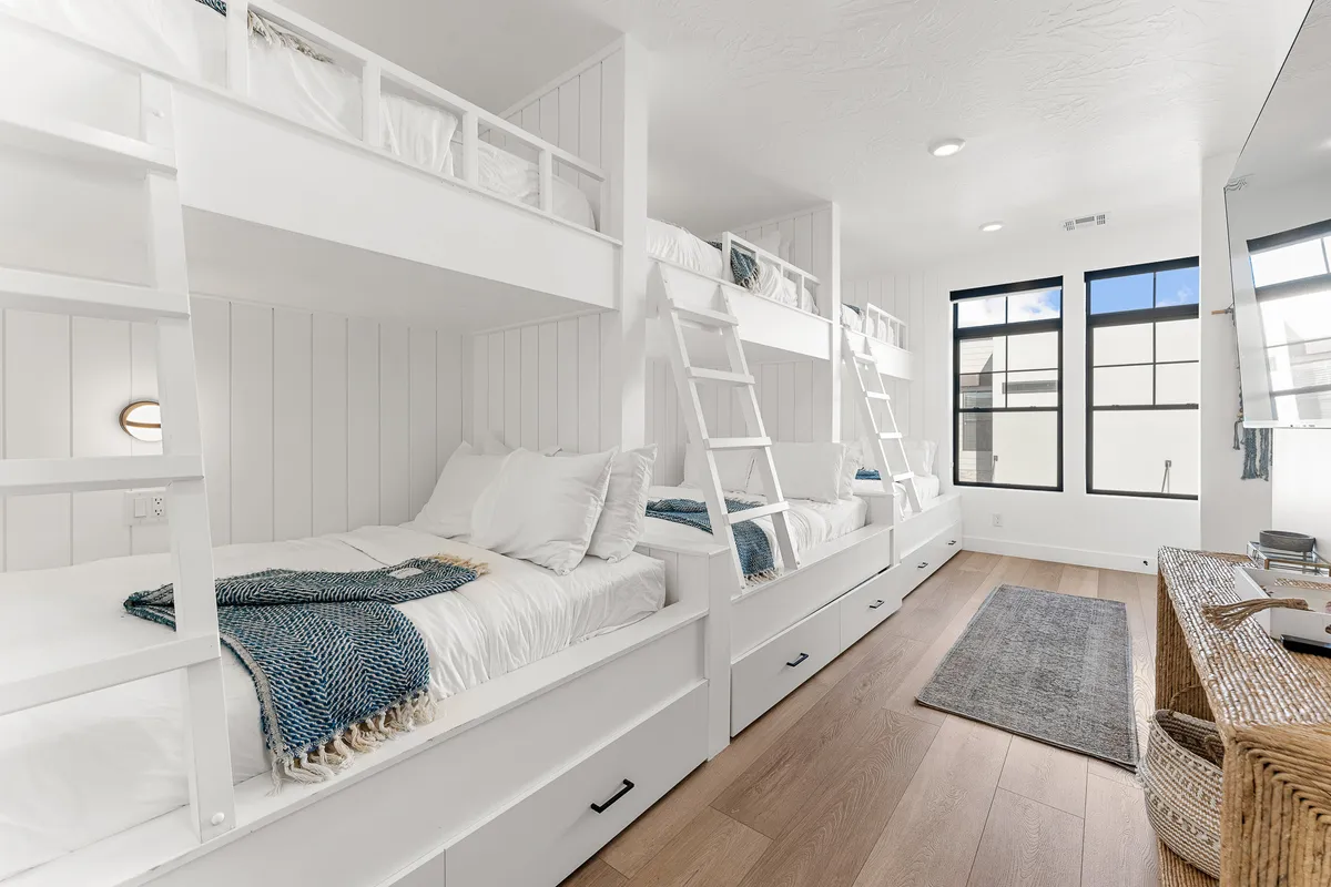 Bedroom 6 image
