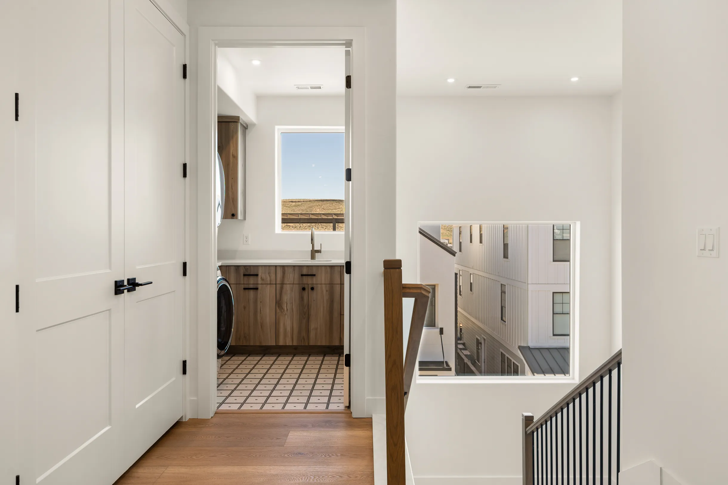 Wander St. George Glow #51