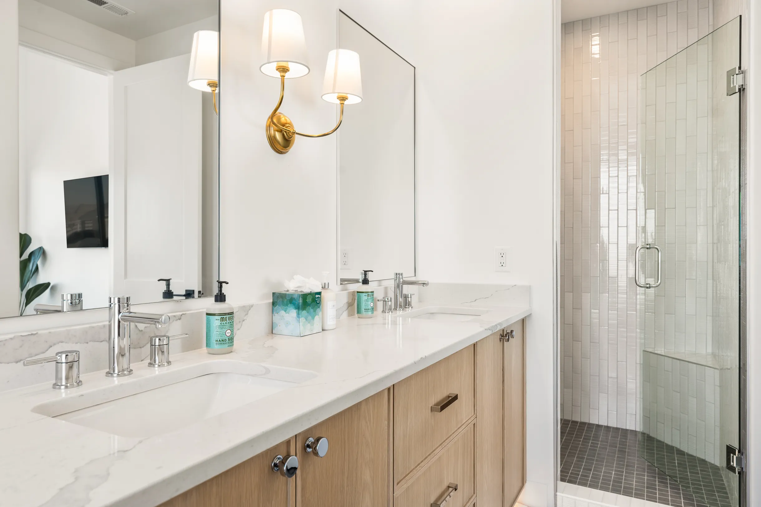 Wander St. George Glow #13