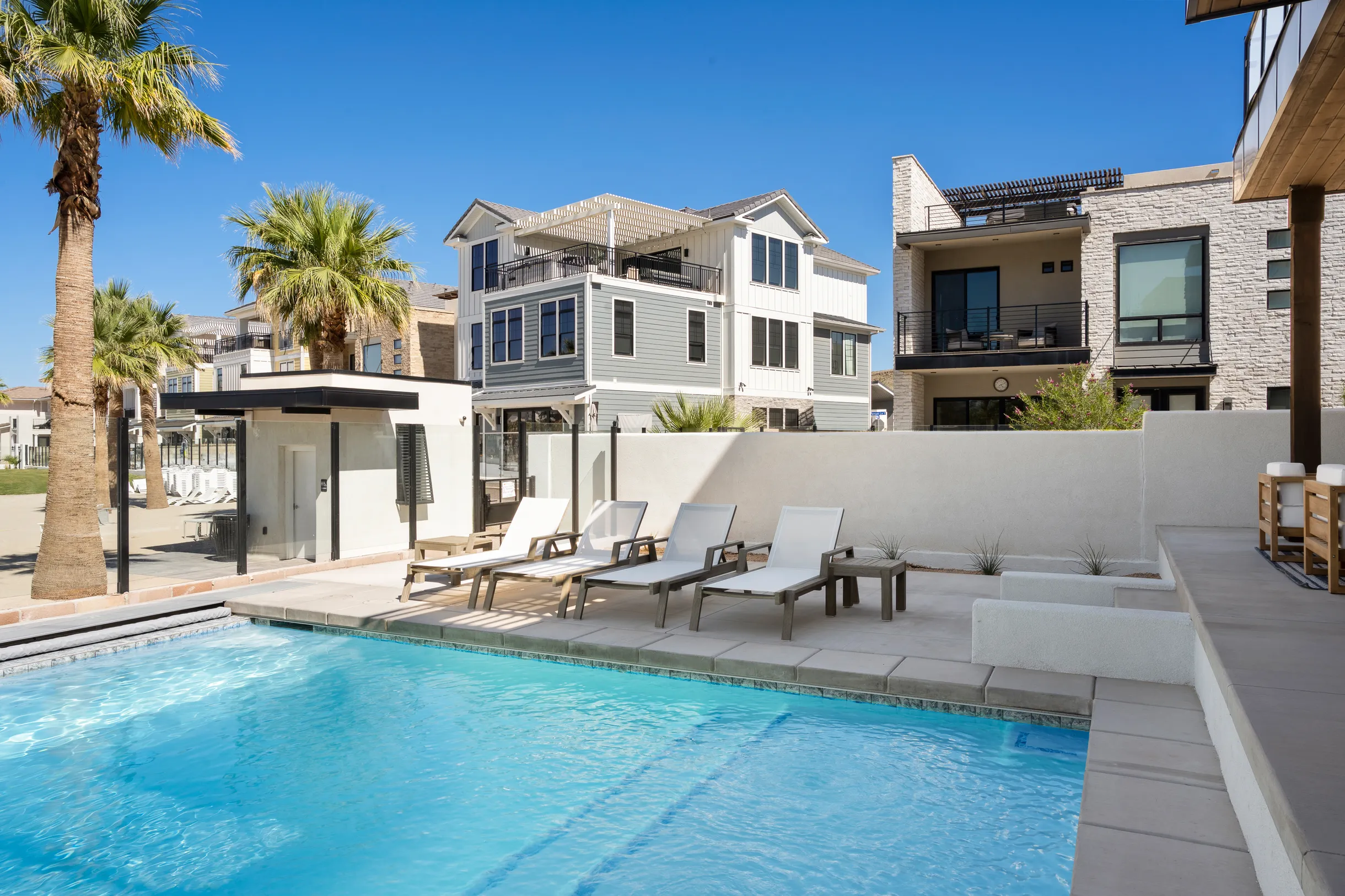 Wander St. George Glow #63