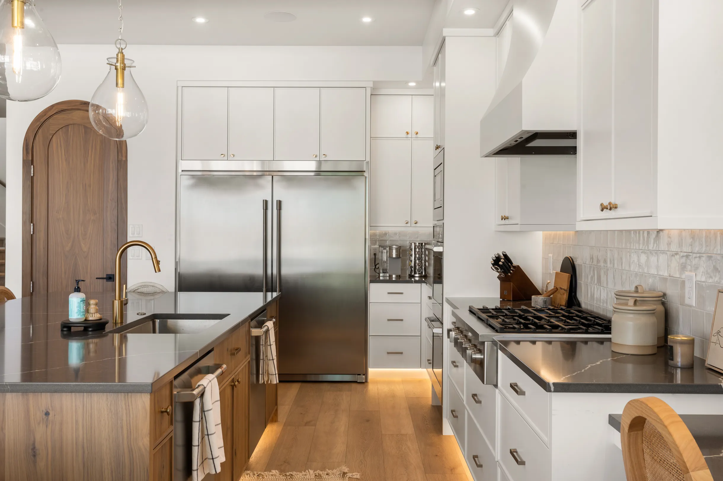 Wander St. George Glow #64