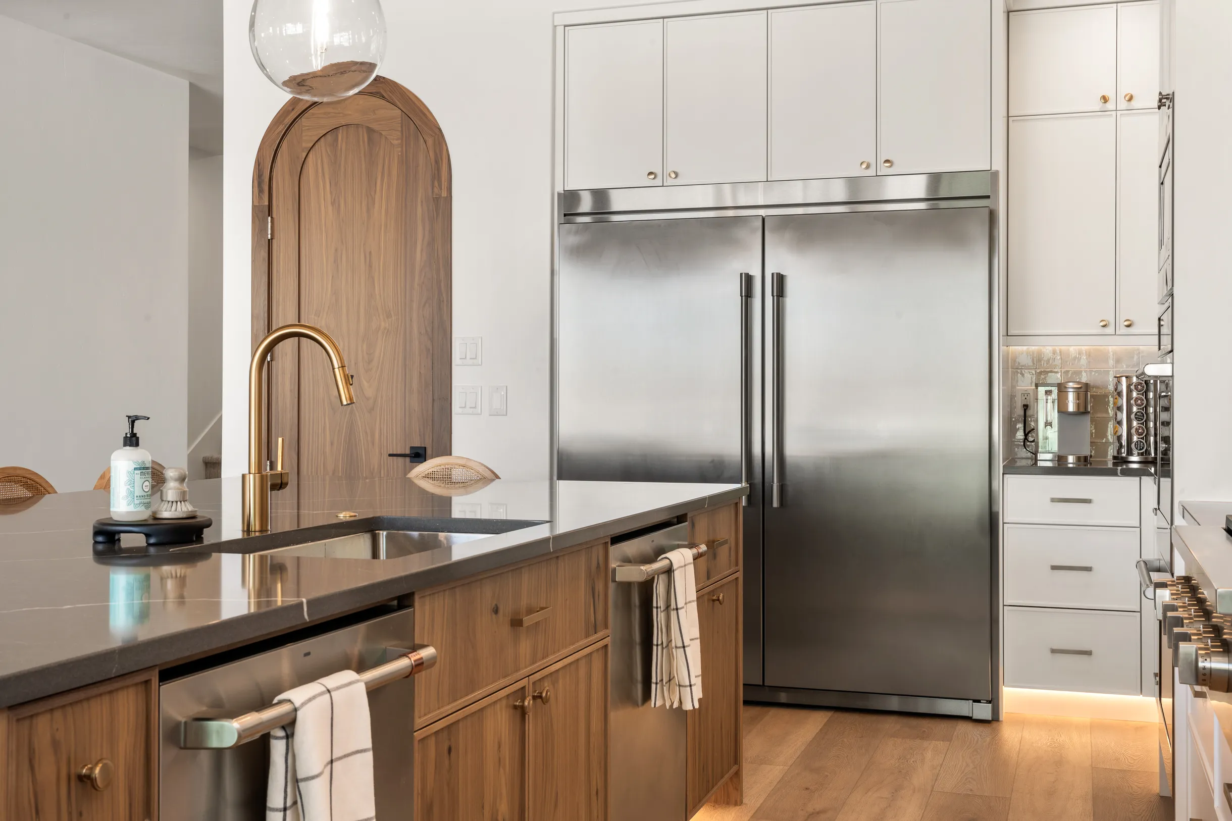 Wander St. George Glow #47