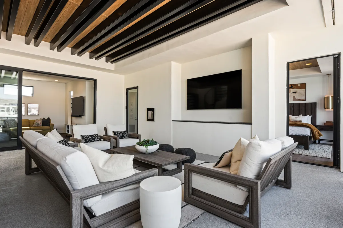 Wander St. George Sapphire