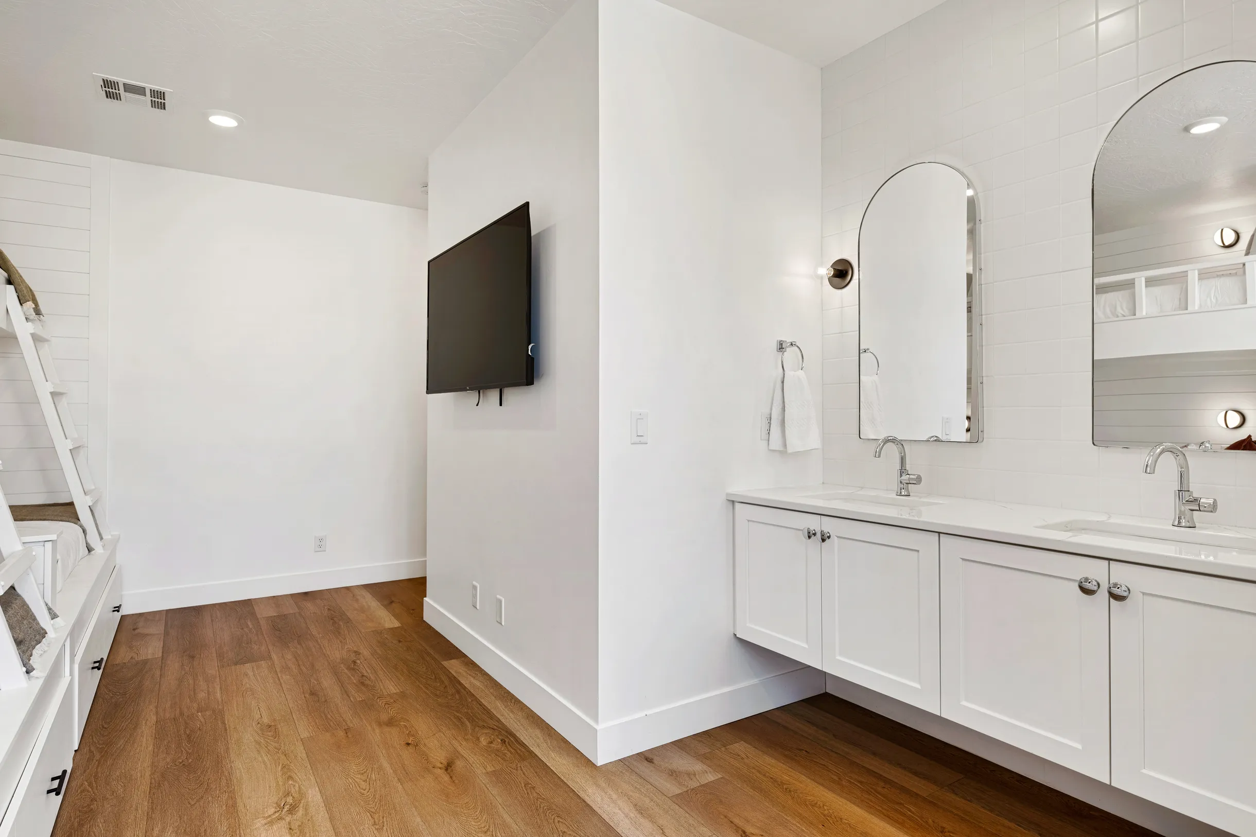 Wander St. George Sands #35