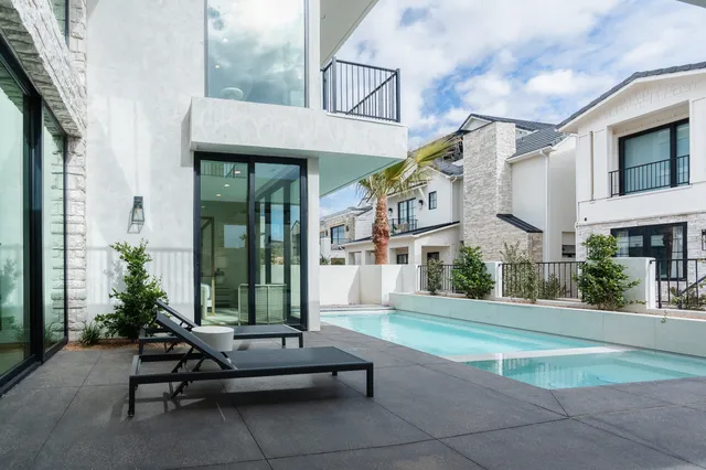 Wander St. George Oasis