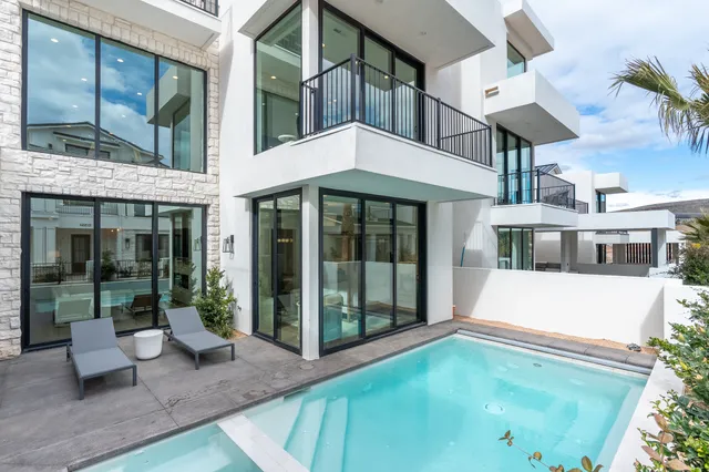 Wander St. George Oasis