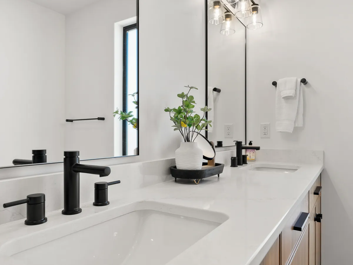 Wander St. George Serenity #12