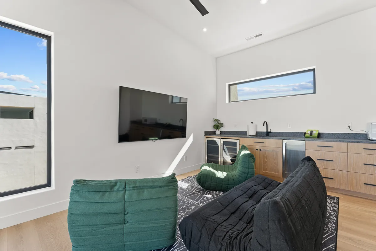 Wander St. George Serenity #36